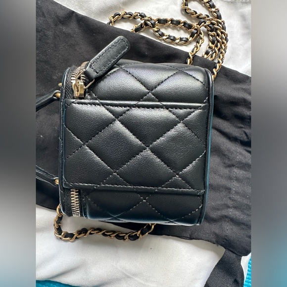 Authentic Chanel Trendy CC leather crossbody bag( hard to buy) - Picture 5 of 9